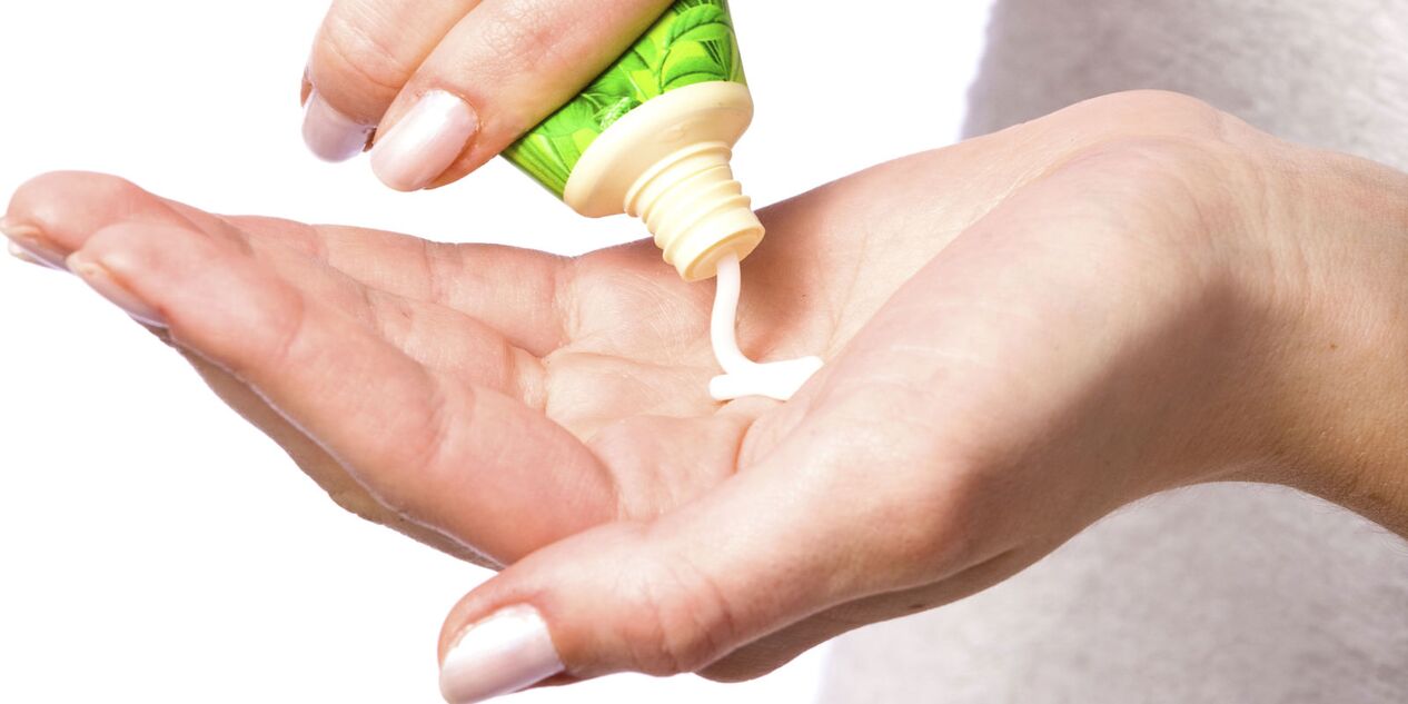 Anti-inflammatory ointments are used to relieve pain in finger joints. 